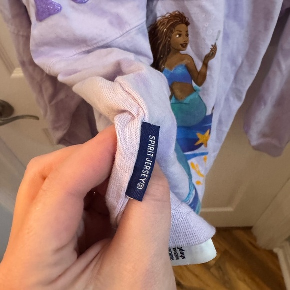 Disney World Ariel Spirit Jersey, size medium - Picture 6 of 7